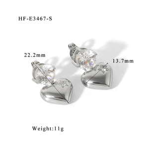 Detailed view of silver heart earrings with star engraving and zircon, size 22.2x13.7mm