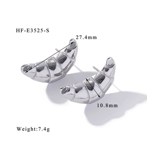 Detailed view of silver croissant stud earrings with precise weight and size measurements