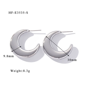 Détails des dimensions des boucles d'oreilles argentées: 30 mm de diamètre et 9,8 mm