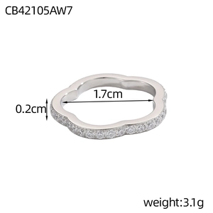 Detail view of wavy floral ring measurements including inner diameter and weight specs