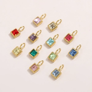 Pendentifs carrés pierre de naissance en 12 couleurs avec monture en acier doré 18K