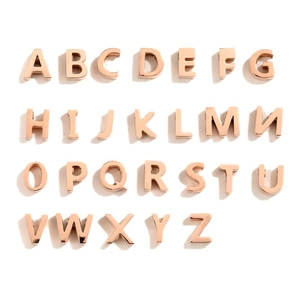 Set de 26 colgantes de letras en acero inoxidable pulido oro rosa para joyería DIY