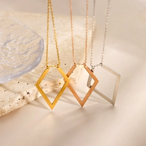 Minimalistische geometrische Ringhalter-Halskette in Gold, Roségold und Silber