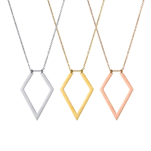 Minimalistische Halskette mit geometrischem Rauten-Ringhalter in Silber, Gold und Roségold