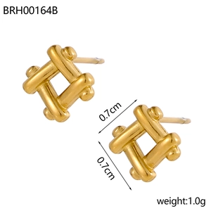 Macro shot of gold-plated hashtag earrings with 0.7cm dimensions and weight detail