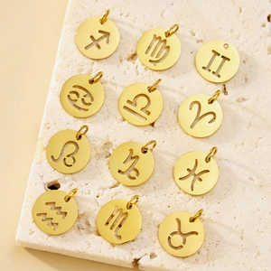 Set di 12 ciondoli zodiacali in acciaio inossidabile placcato oro su pietra bianca