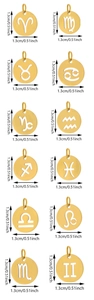 Dettaglio di 12 ciondoli zodiacali traforati in acciaio inossidabile dorato da 1,3cm