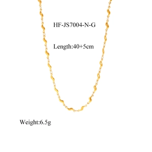 Détail du collier à vagues dorées 40+5cm avec spécifications de poids et de taille