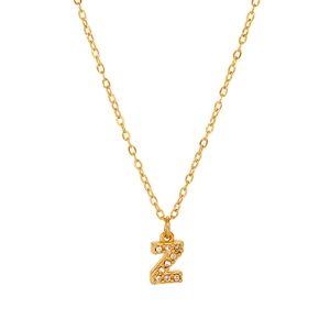 Dettaglio della collana con pendente lettera Z placcata oro 18K e zirconi cubici