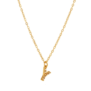 Dettaglio della collana con pendente lettera Y placcata oro 18K e pavé di cristalli
