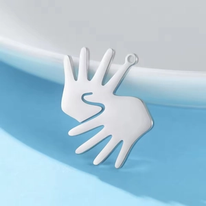Pendentif poli en acier inoxydable avec mains entrelacées pour bijoux DIY