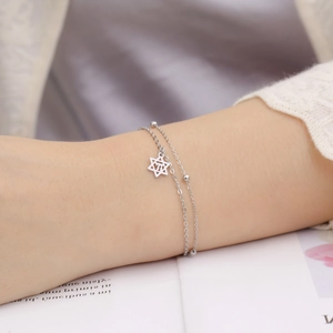 Bracelet double rang argenté avec pendentif hexagramme évidé et symbole de la Vierge