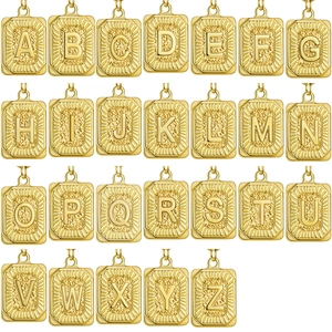 Set van 26 gouden rechthoekige alfabet hangers met gegraveerde hoofdletters A-Z