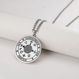 Collier amulette fleur Sandalphon en acier inoxydable poli au design concentrique