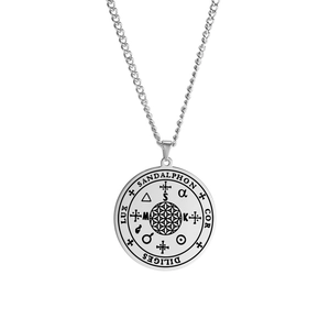 Collier talisman Sandalphon en acier poli avec gravure de fleur concentrique
