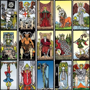 Gedetailleerd overzicht van 15 Rider-Waite tarotkaarten met klassieke illustraties