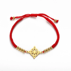 Bracciale corda rossa intrecciata con nodo della strega dorato e perline