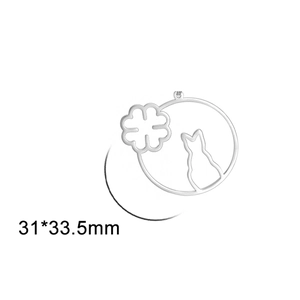 Colgante de gato calado plateado con motivo floral de 31x33,5mm para joyería artesanal