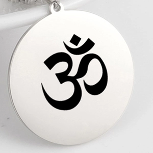 Pendentif rond en acier inoxydable argenté avec symbole Om pour bijoux de yoga