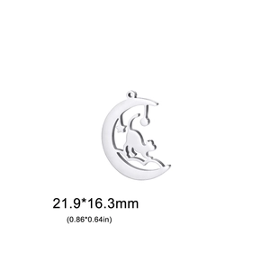 Ciondolo dettagliato con mezzaluna e gatto in argento con misure 21,9x16,3 mm
