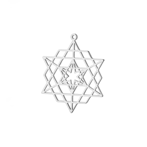 Vue détaillée du pendentif hexagramme argenté avec structure géométrique 3D ajourée