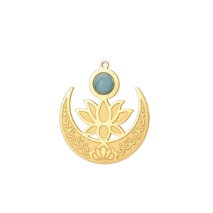 Détail d'un pendentif lune lotus en acier doré 18K avec une pierre turquoise