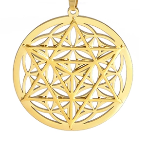 Détail du pendentif Fleur de Vie et Merkaba géométrique en acier inoxydable doré brillant