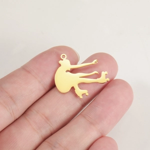 Detail of 18K gold-plated stainless steel roller skater pendant for DIY jewelry making