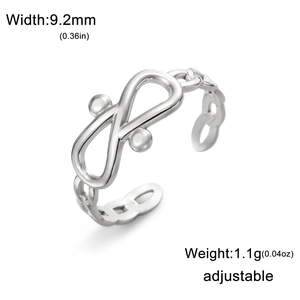 Detail eines verstellbaren Unendlichkeit-Knoten-Rings mit Kettenstruktur und 9,2 mm Breite