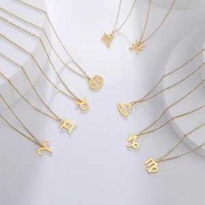 Collier en Acier Inoxydable 12 Signes du Zodiaque pour Femme Plaqué Or 18K Pendentif Astrologie Personnalisé Bijoux Minimalistes Cadeau