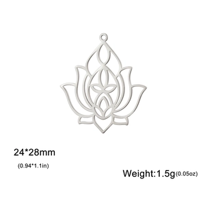 Ciondolo a fiore di loto cavo in acciaio inossidabile argento con dimensioni 24x28mm e 1,5g