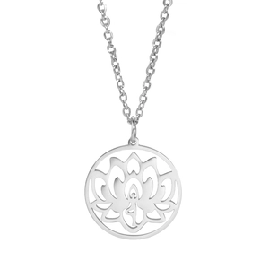 Roestvrijstalen ketting met lotus yoga hanger en silhouet van de boomhouding