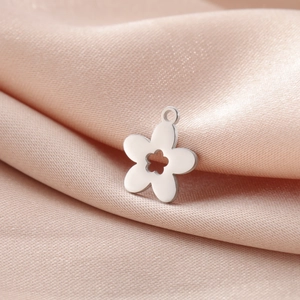 Pendentif fleur évidé en acier inoxydable minimaliste avec finition miroir poli