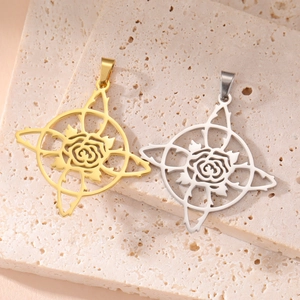 Colgantes vintage de flores de rosa huecas en oro y plata para bisutería artesanal