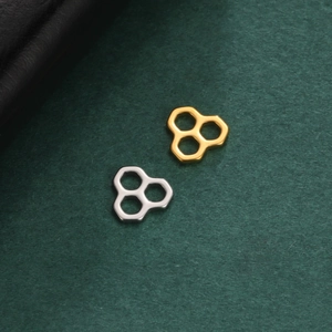 Geometrische dreifache hohle Sechseck-Anhänger in Gold und Silber für DIY-Schmuck