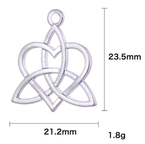 Colgante corazón nudo celta plateado medidas 23,5mm de alto y 21,2mm de ancho