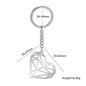 Dimensions détaillées du porte-clés cœur géométrique avec pendentif de 32mm de large