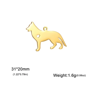 Pendentif en acier inoxydable plaqué or 18K motif chien de berger avec cœur ajouré
