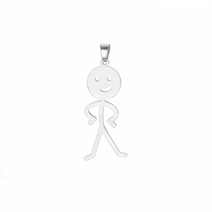 Detail van gepolijste zilveren stokfiguur hanger met een hol lachend gezichtje