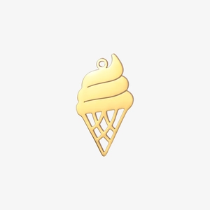 Dettaglio del ciondolo a cono gelato placcato oro 18K con spirale lucida e trama a griglia