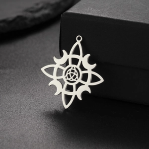 Pendentif en acier inoxydable argenté avec nœud celtique et motifs lune et étoiles