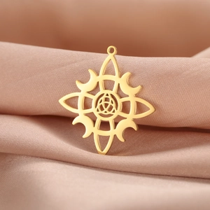 Pendentif Wicca en acier doré avec nœud celtique et lune sur fond de soie douce