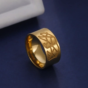 Polished 10mm golden stainless steel ring featuring minimalist bear pattern engraving