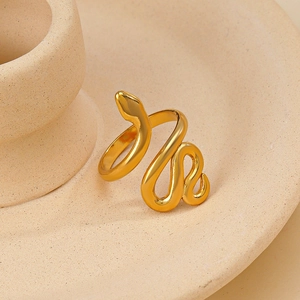 Bague serpent dorée minimaliste de style punk avec design ajustable pour hommes et femmes