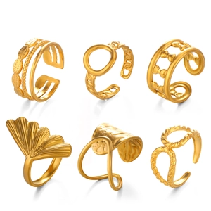 Lot de six bagues ouvertes géométriques dorées en acier inoxydable au style épuré