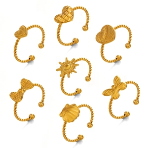 Set di anelli aperti placcati in oro 18K con ciondoli a sole, cuore e farfalla eleganti