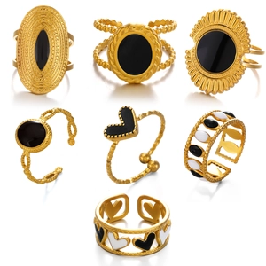 Ensemble de bagues en acier doré avec motifs de cœur et papillon en émail noir