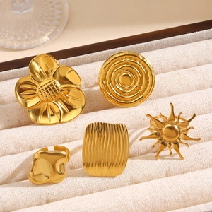 5Pcs set of chunky 18k gold plated stainless steel floral and geometric open rings