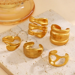Exaggerated 18k gold plated stainless steel rings with geometric hollow texture on stone