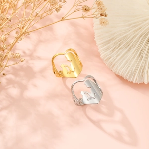 Polished heart-shaped mother and child silhouette rings in gold and silver finish